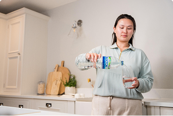 How much water should I drink a day image